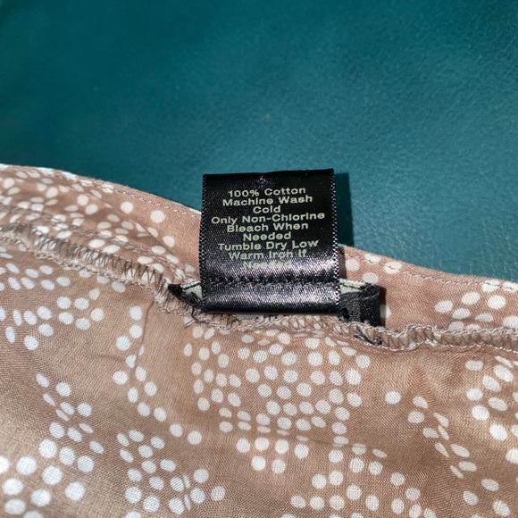 Ann Taylor V-line Brown & White Polka Dots Sleeveless Ruffles Button-Up Blouse - Picture 6 of 6
